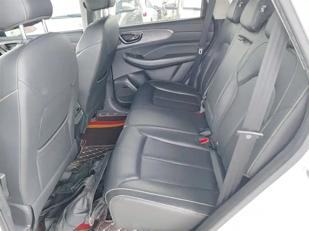 Roewe RX5 New Energy 2022 — фото 17