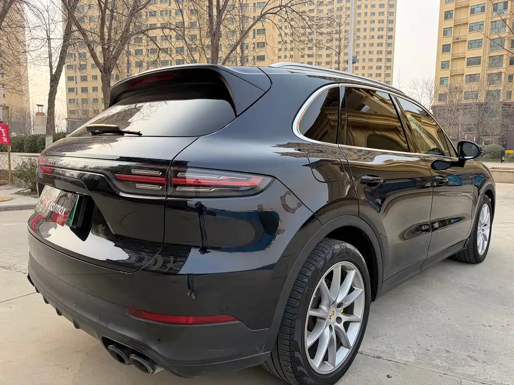 Porsche Cayenne Hybrid 2020 — фото 9