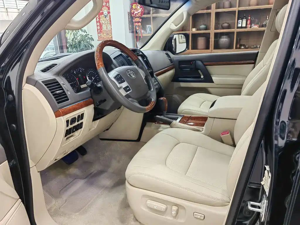 Toyota Land Cruiser 2015 — фото 7
