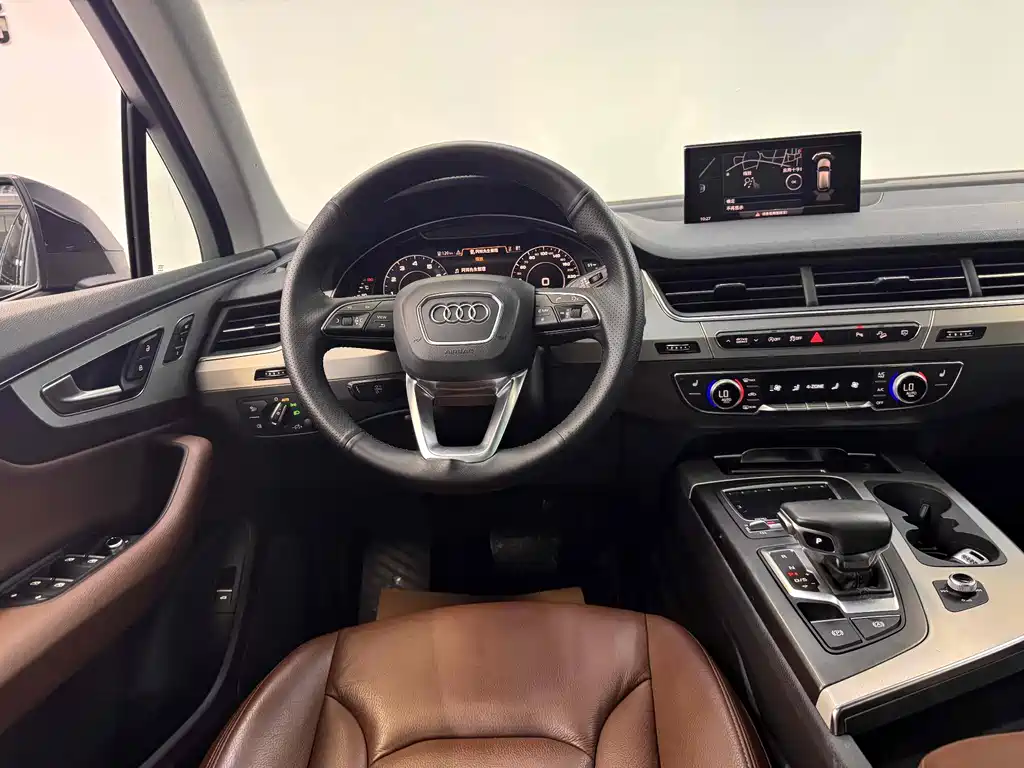 Audi Q7 2019 — фото 9