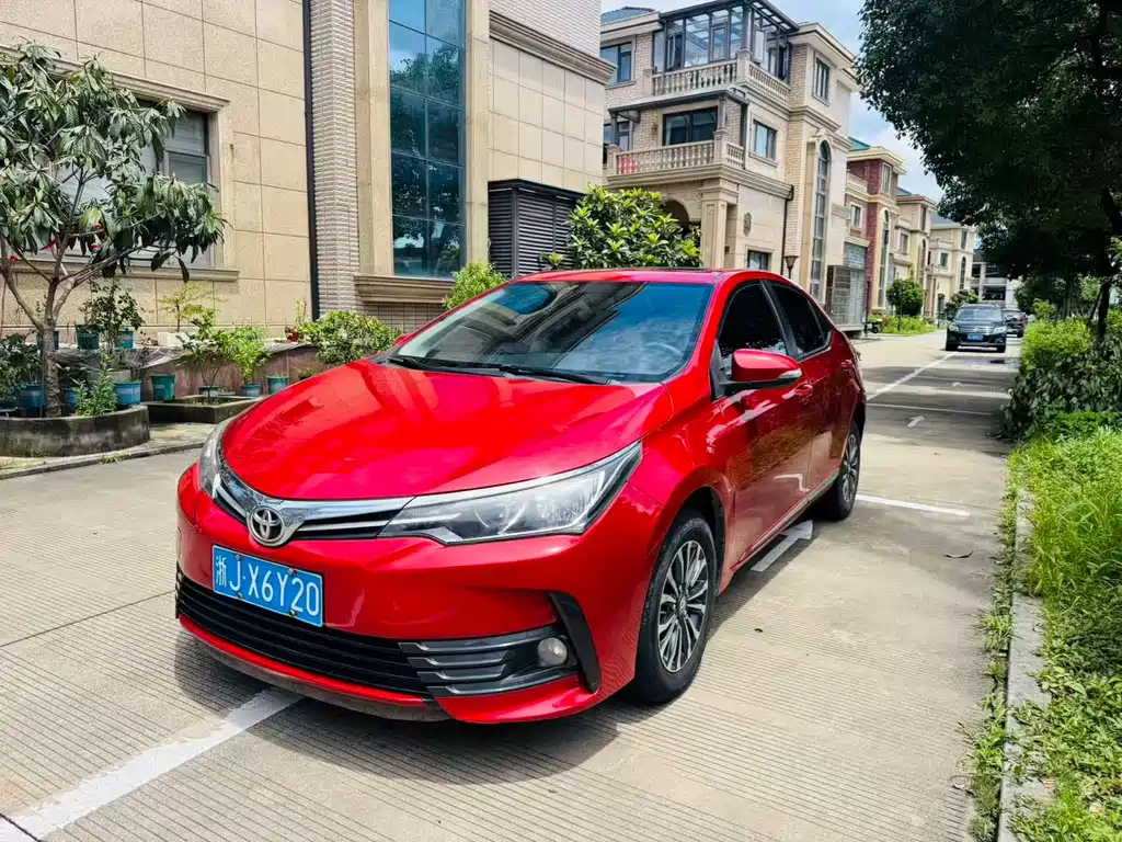 Toyota Corolla 2017 — фото 1