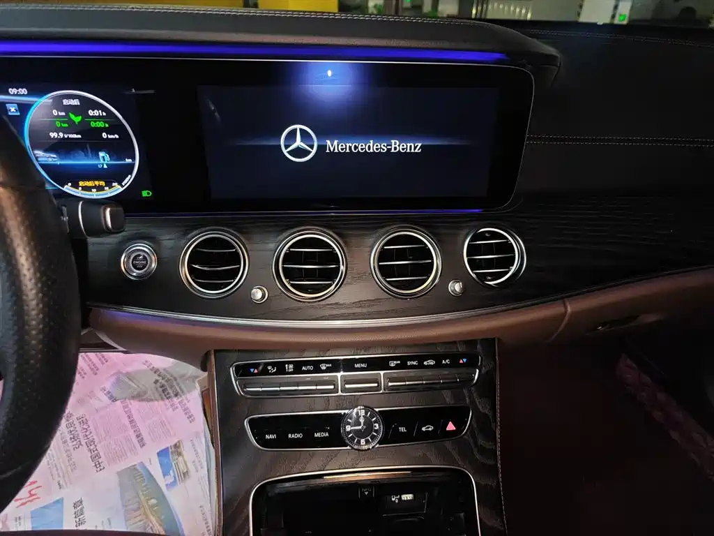 Mercedes-Benz E-Class 2020 — фото 13