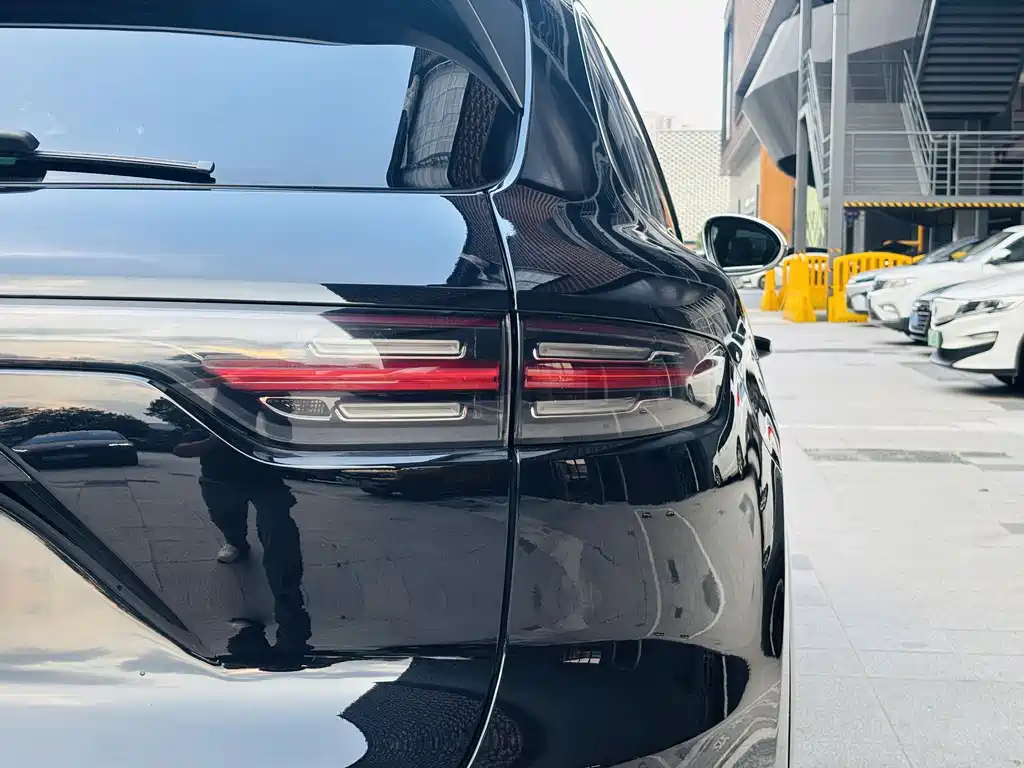 Porsche Cayenne 2020 — фото 17