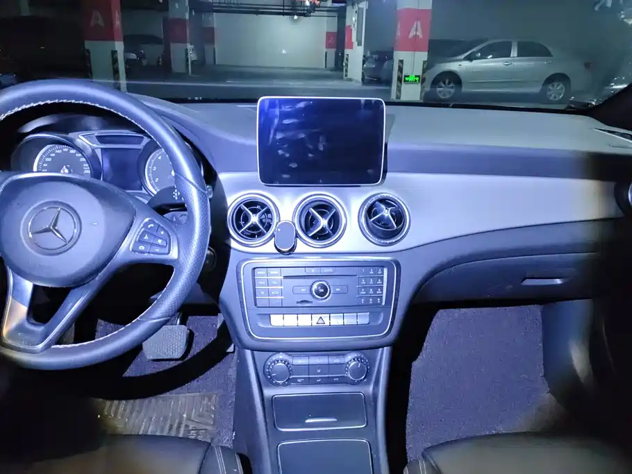 Mercedes-Benz CLA 2017 — фото 13