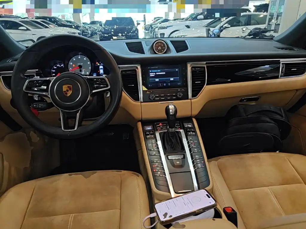 Porsche Macan 2017 — фото 10