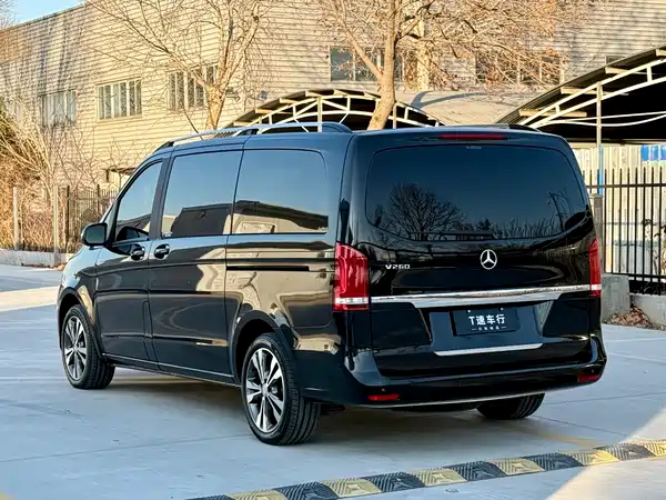 Mercedes-Benz V-Class 2016