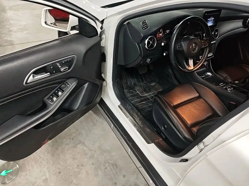 Mercedes-Benz GLA 2018 — фото 16