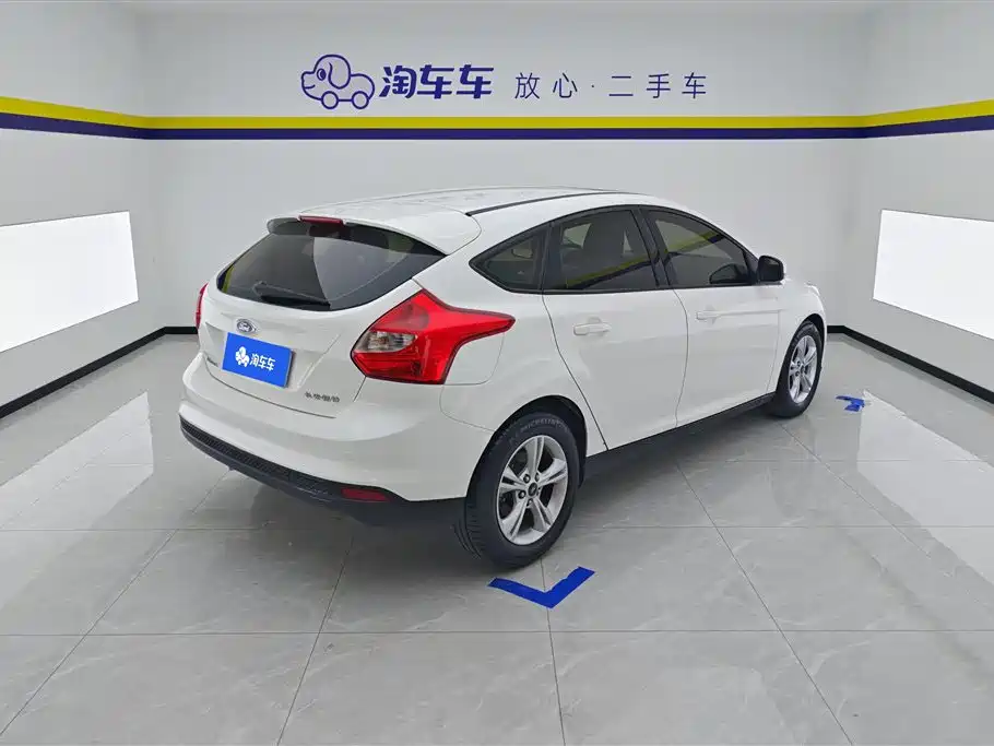 Ford Focus 2015 — фото 3