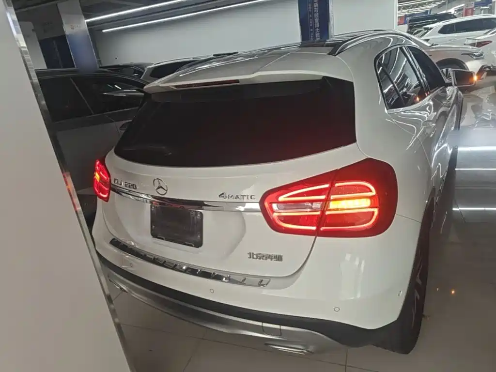 Mercedes-Benz GLA 2015