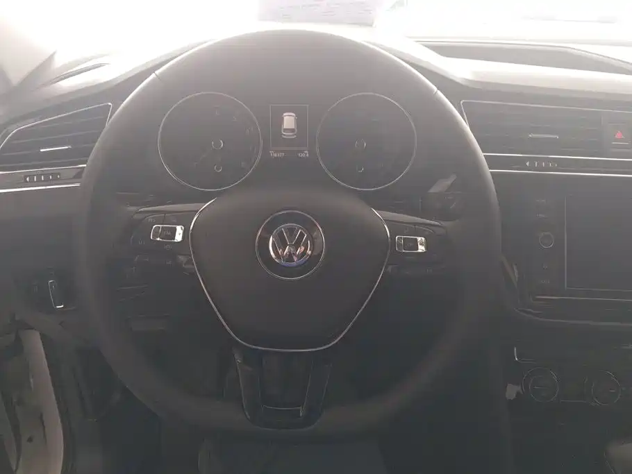 Volkswagen Tiguan L 2019 — фото 15
