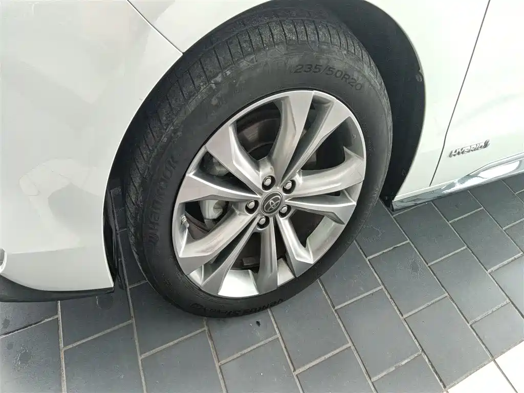 Toyota Sienna 2023 — фото 23