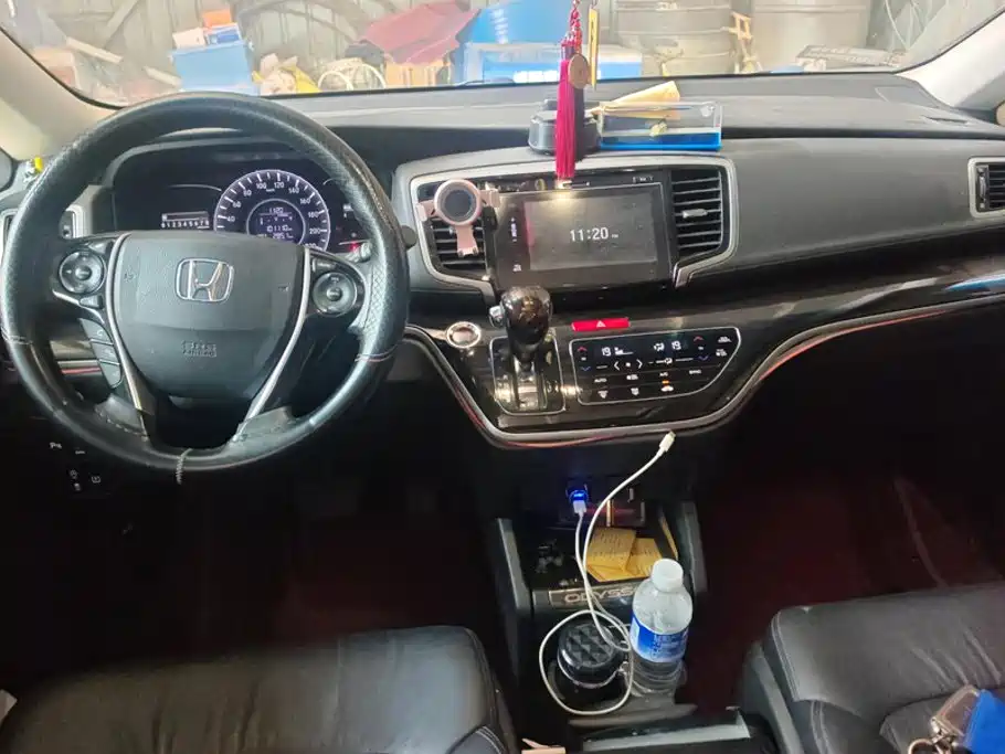 Honda Odyssey 2018 — фото 12