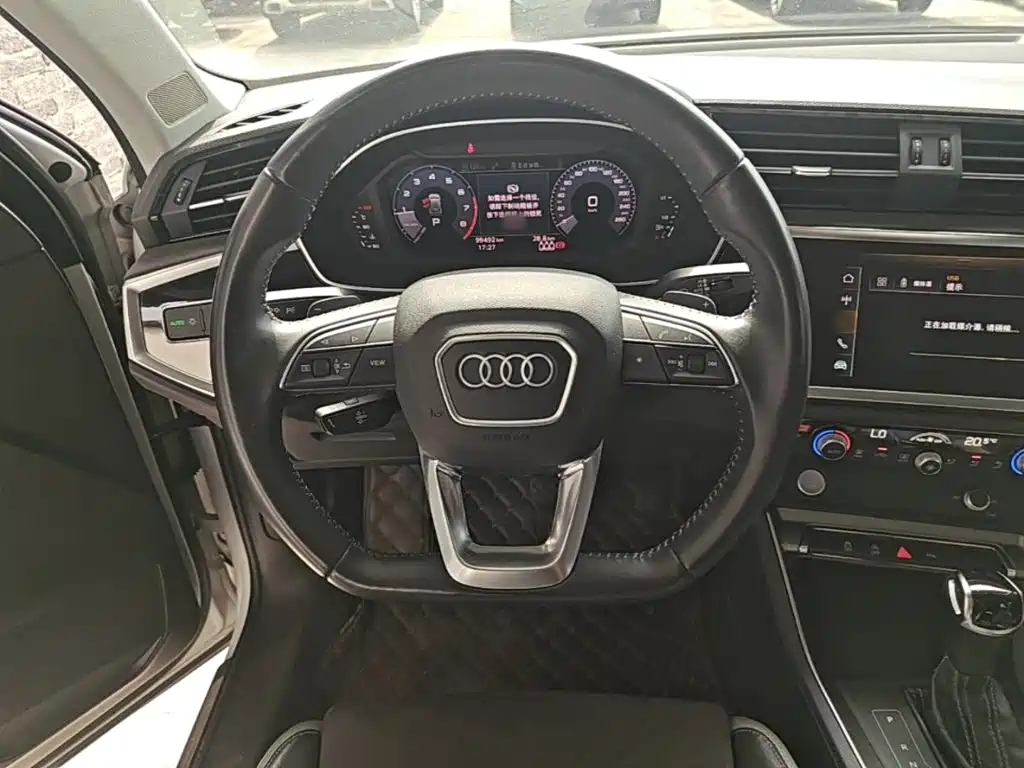 Audi Q3 2019 — фото 11