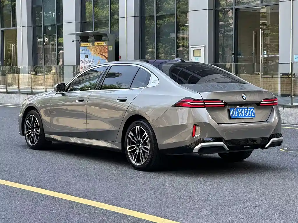 BMW 5 Series 2024