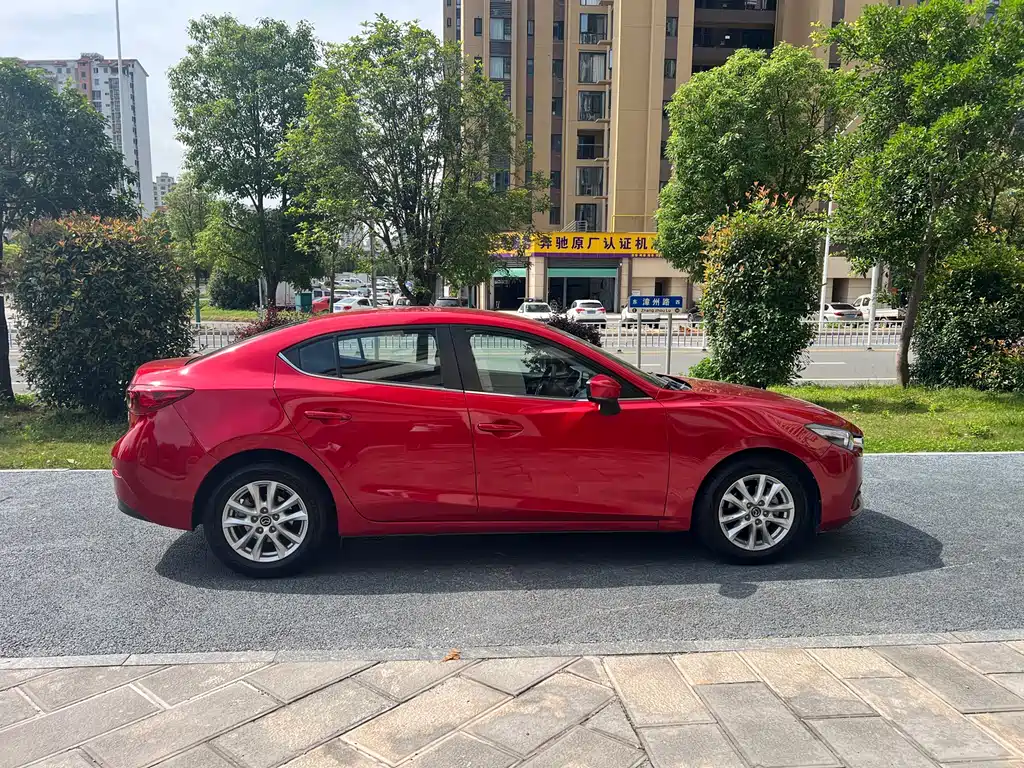 Mazda 3 Axela 2019 — фото 11