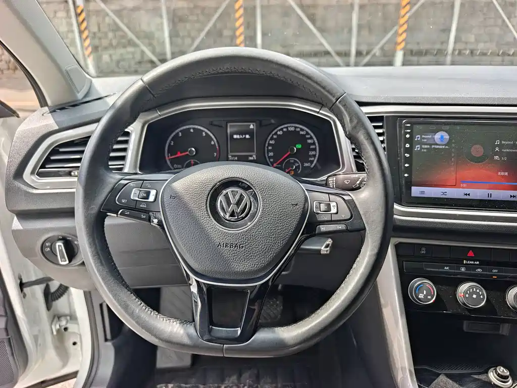 Volkswagen T-Roc 2019 — фото 7