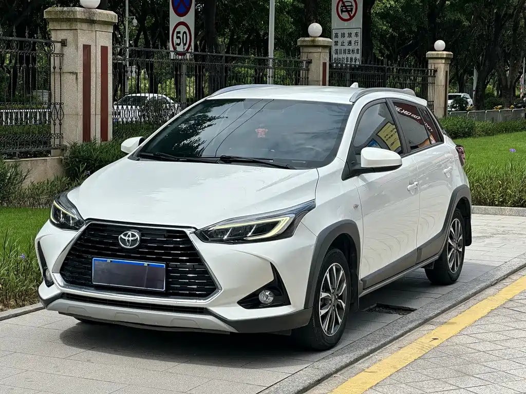 Toyota Yaris L 2022