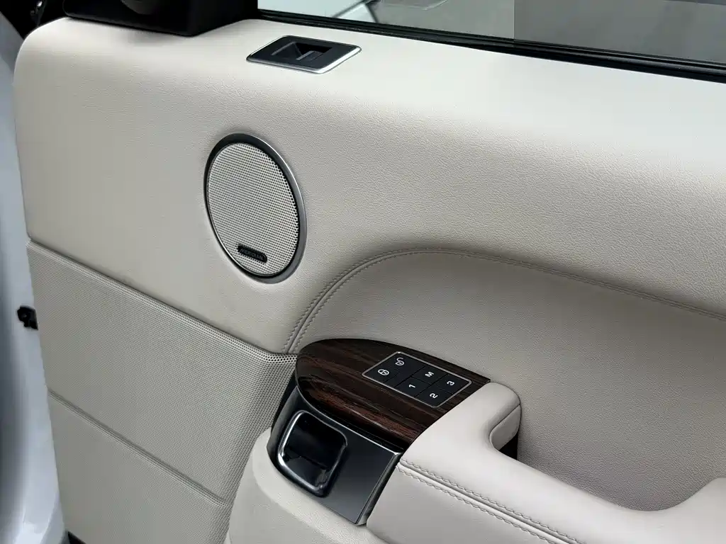 Land Rover Range Rover 2017 — фото 11