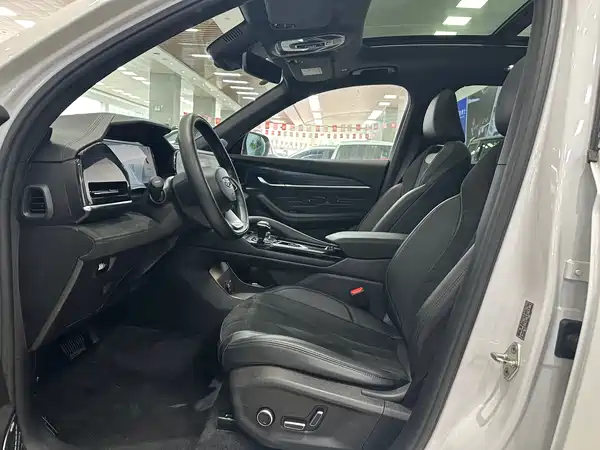 Geely Xingyue L 2024