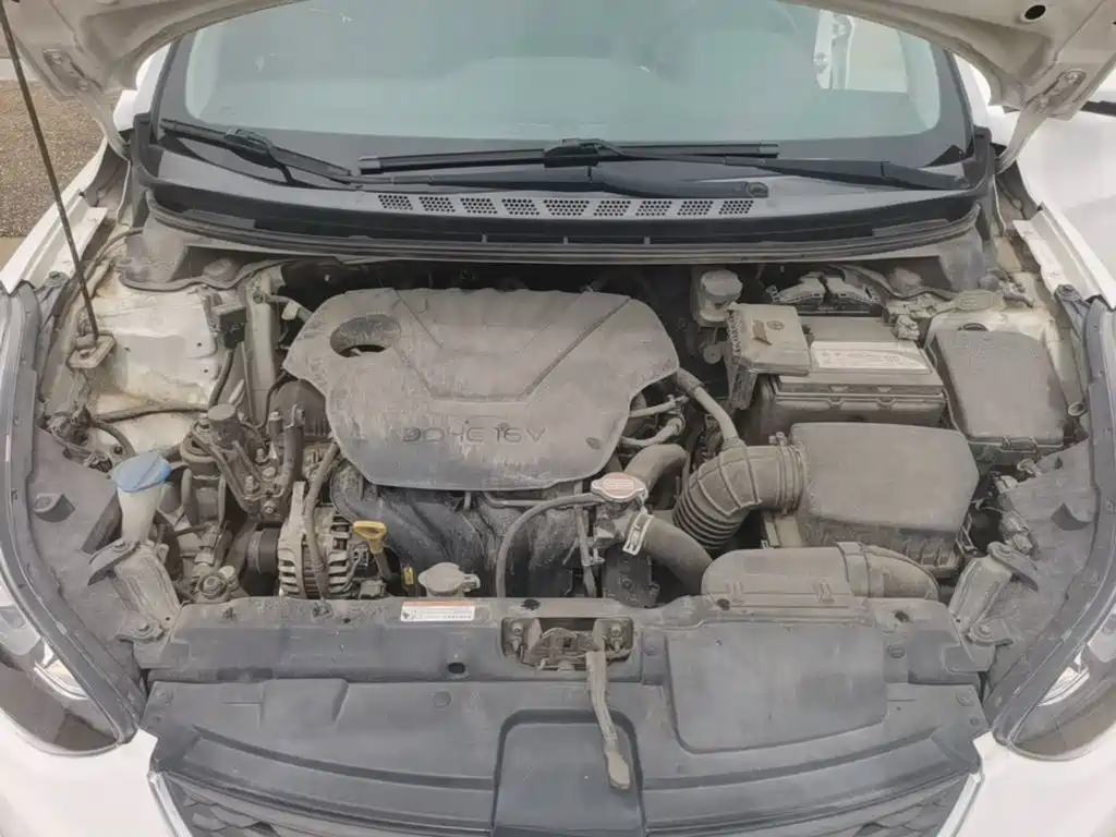 Hyundai Elantra 2017 — фото 16