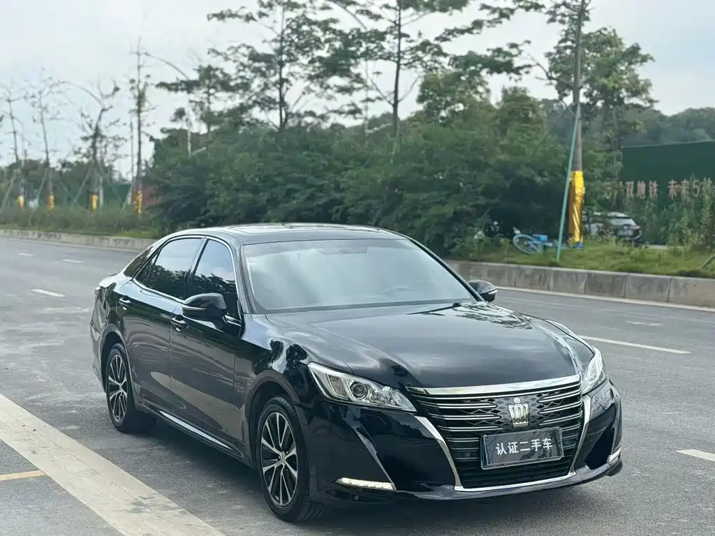 Toyota Crown 2018 — фото 3