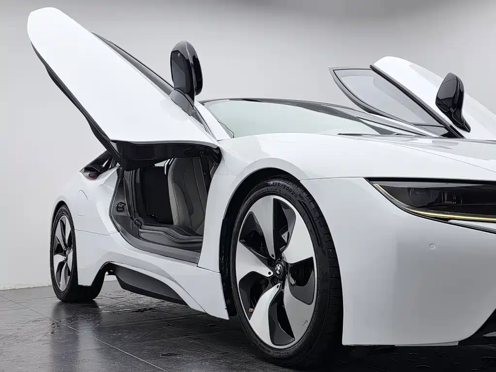 BMW i8 2017 — фото 6