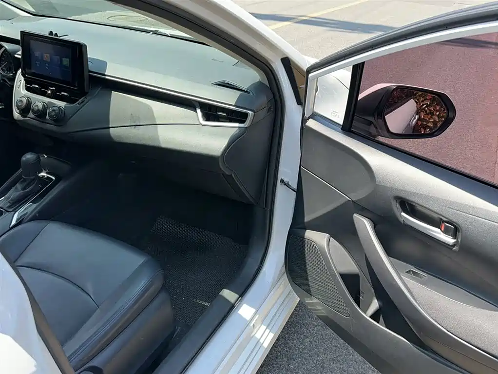 Toyota Corolla 2023 — фото 19