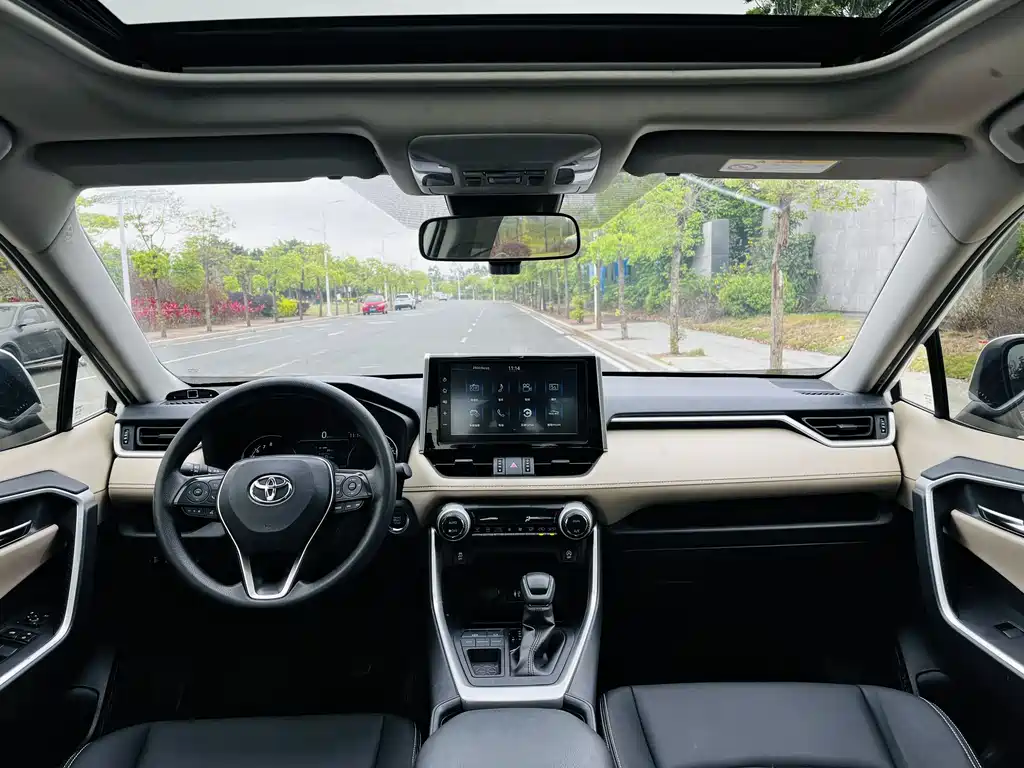 Toyota RAV4 2020 — фото 12