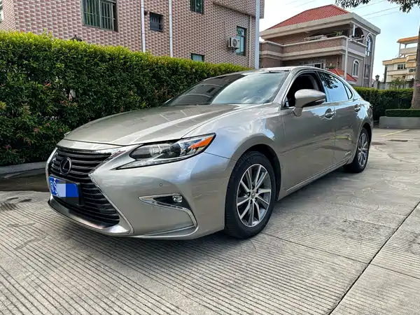 Lexus ES 2018