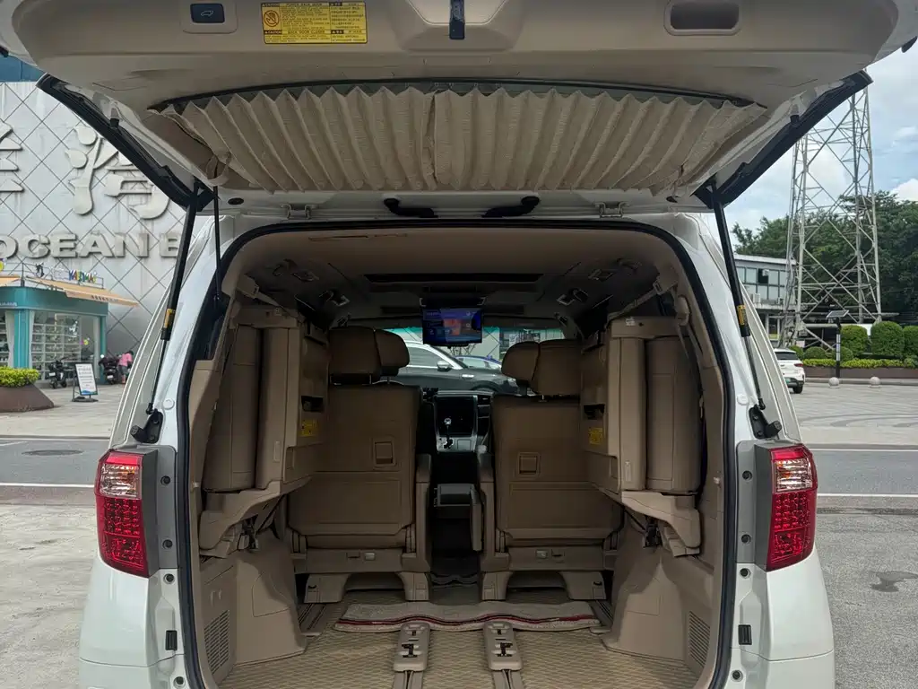 Toyota Alphard 2011 — фото 21
