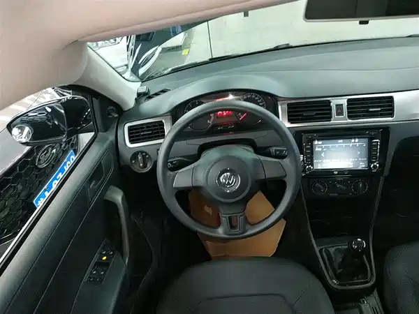 Volkswagen Santana 2015