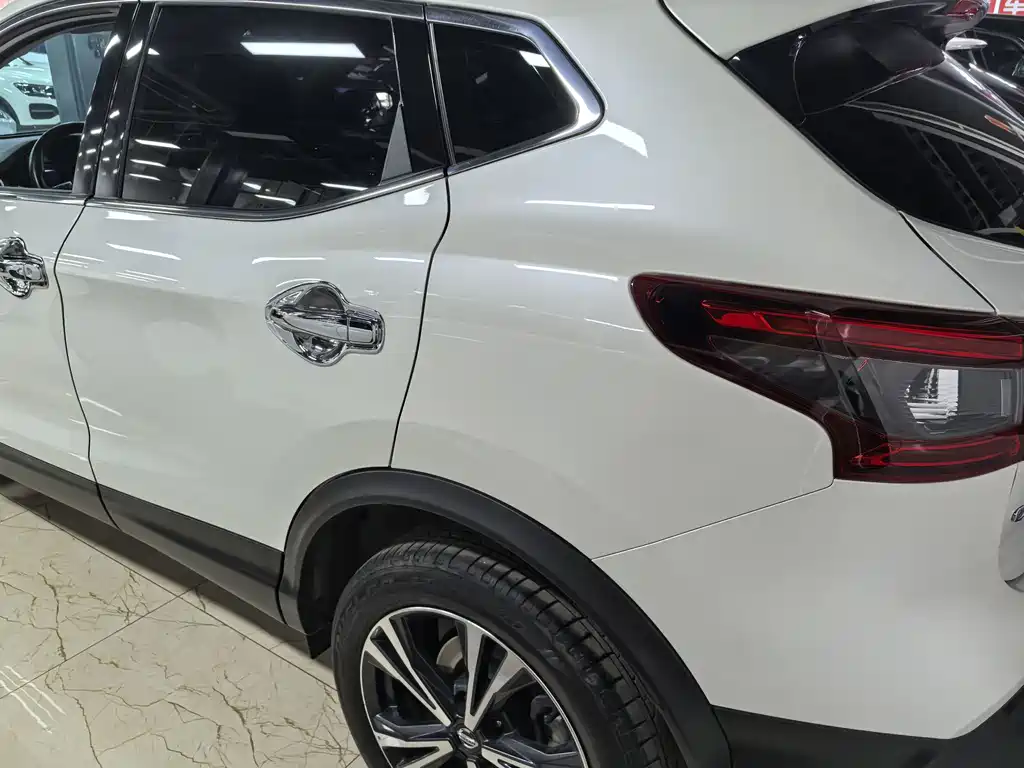 Nissan Qashqai 2023 — фото 4