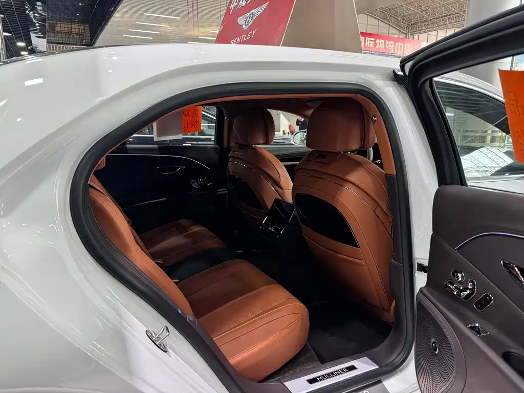 Bentley Flying Spur — фото 6