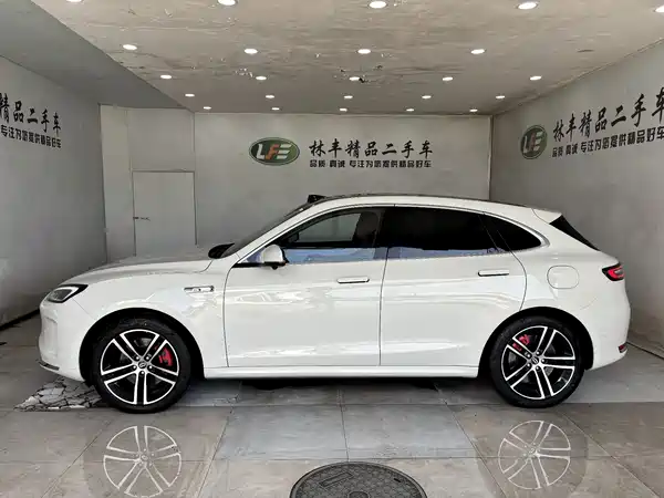 AITO M5 2025