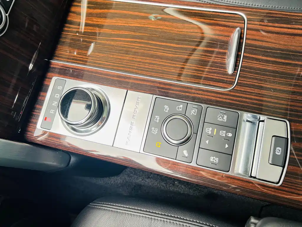 Land Rover Range Rover 2018 — фото 11