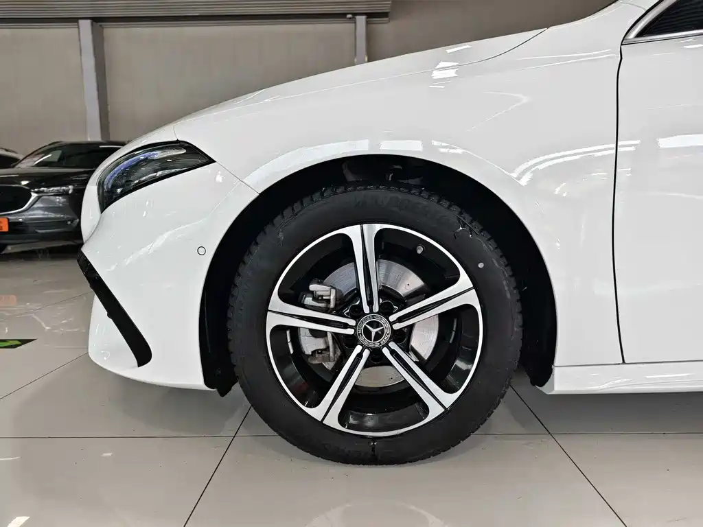 Mercedes-Benz A-Class 2024 — фото 12