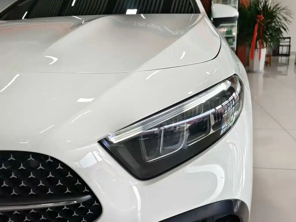 Mercedes-Benz A-Class 2024 — фото 14