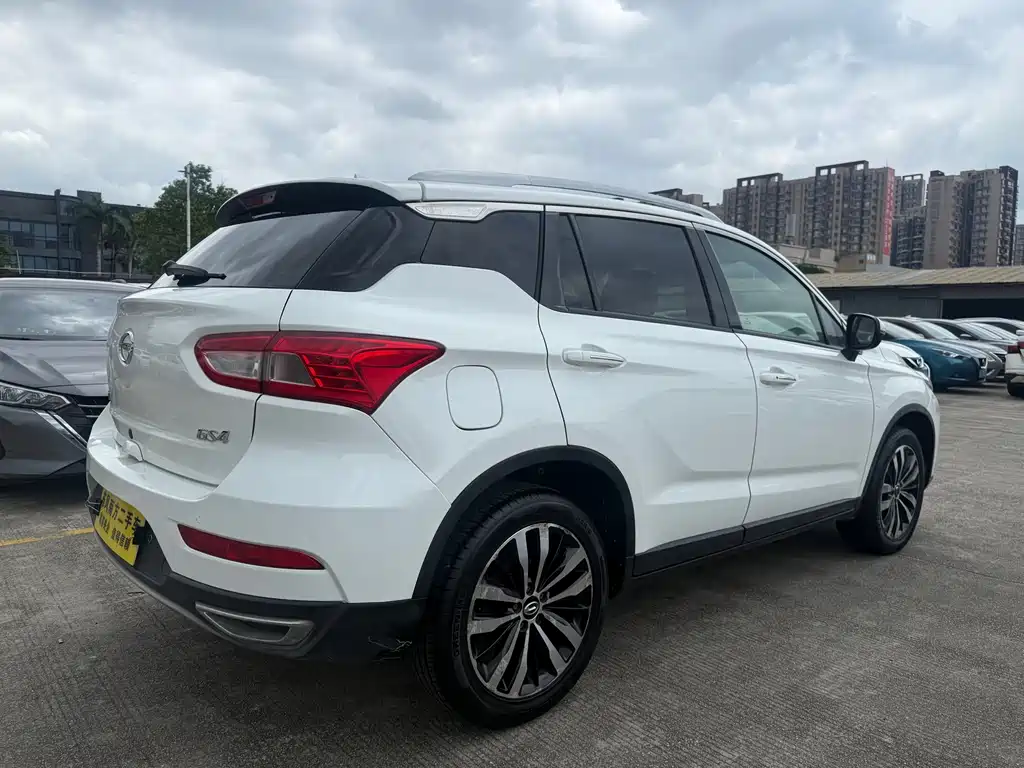 GAC Trumpchi GS4 2015 — фото 11