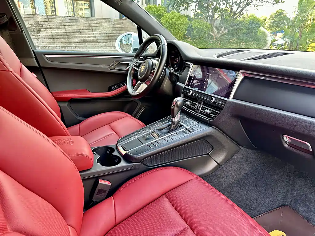 Porsche Macan 2019 — фото 11
