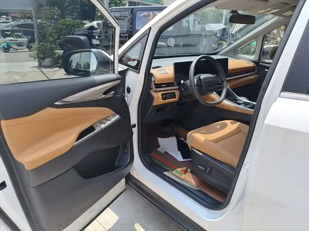 Maxus G50 Plug-In Hybrid 2025 — фото 16