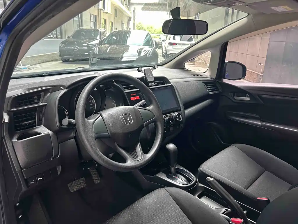 Honda Fit 2017 — фото 8