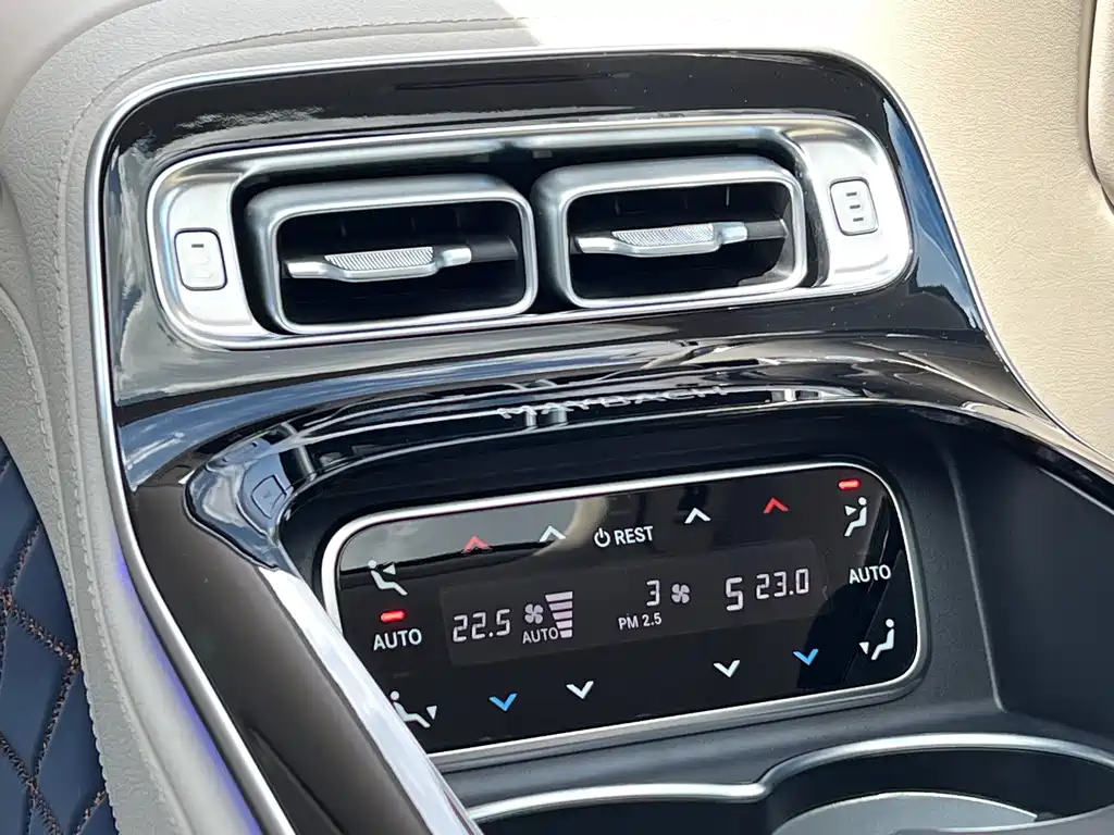 Mercedes-Benz S-Class 2024 — фото 12