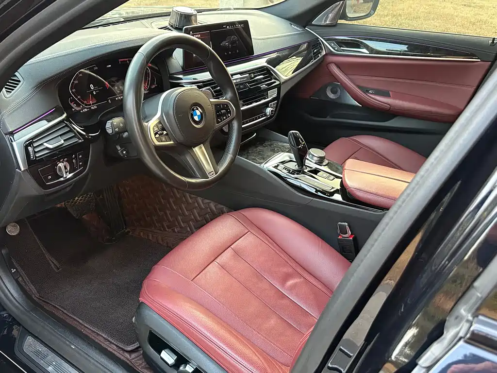 BMW 5 Series 2020 — фото 9