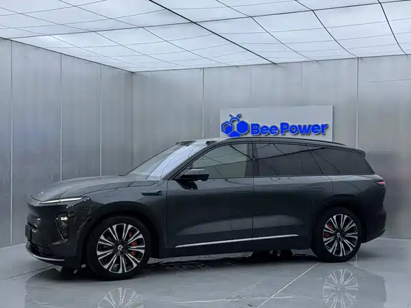 NIO ES8 2023