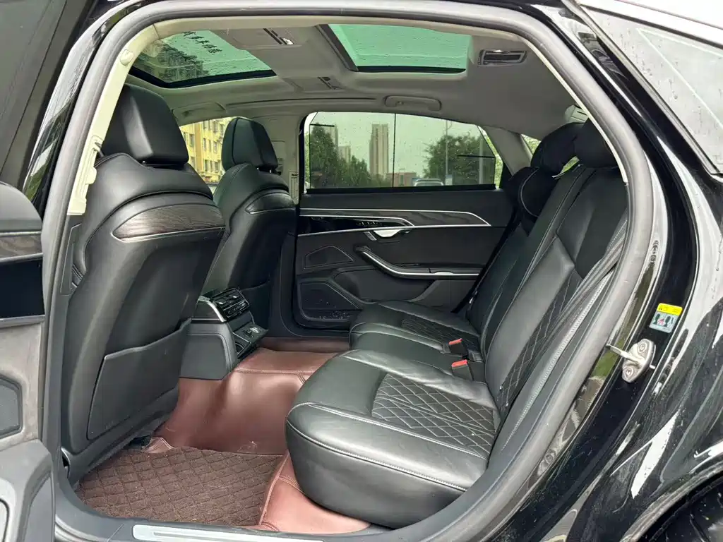 Audi A8 2023