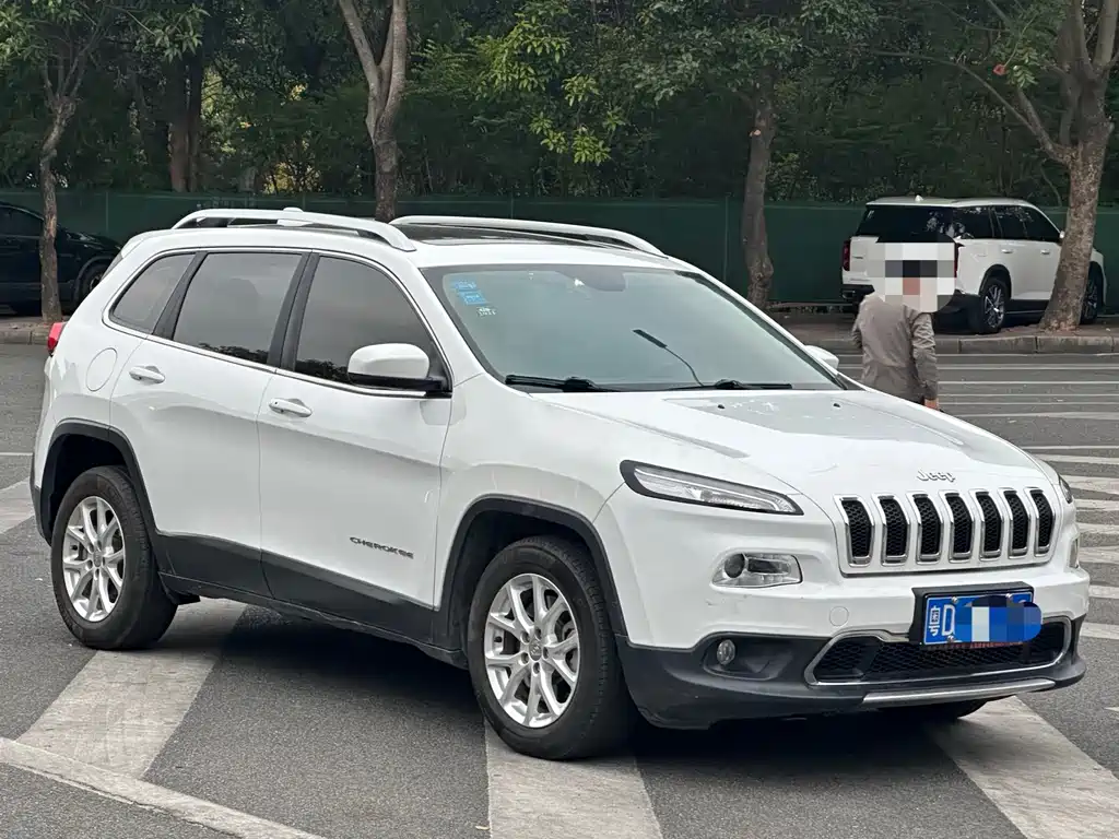 Jeep Cherokee 2017 — фото 3