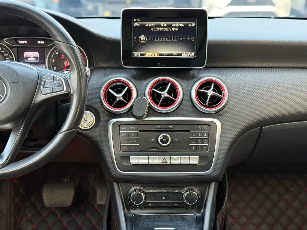 Mercedes-Benz A-Class 2017 — фото 10