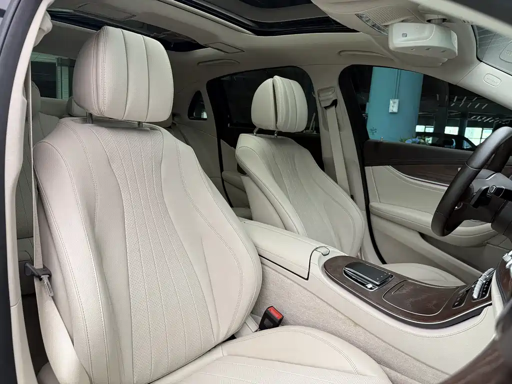 Mercedes-Benz E-Class 2019 — фото 17