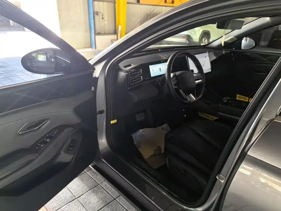 BYD Qin L 2024 — фото 16
