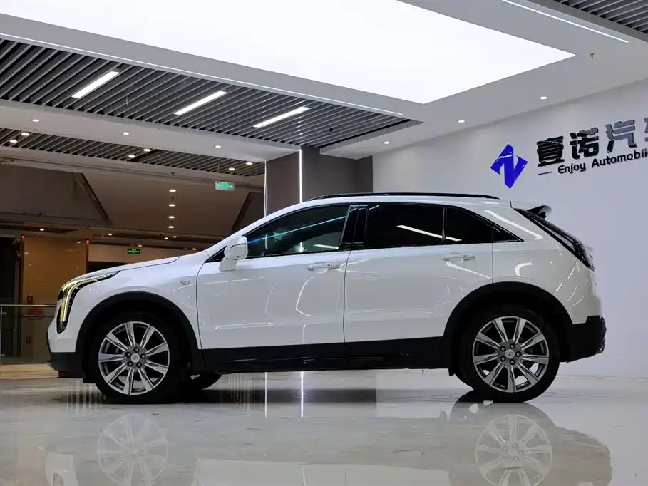 Cadillac XT4 2020 — фото 3